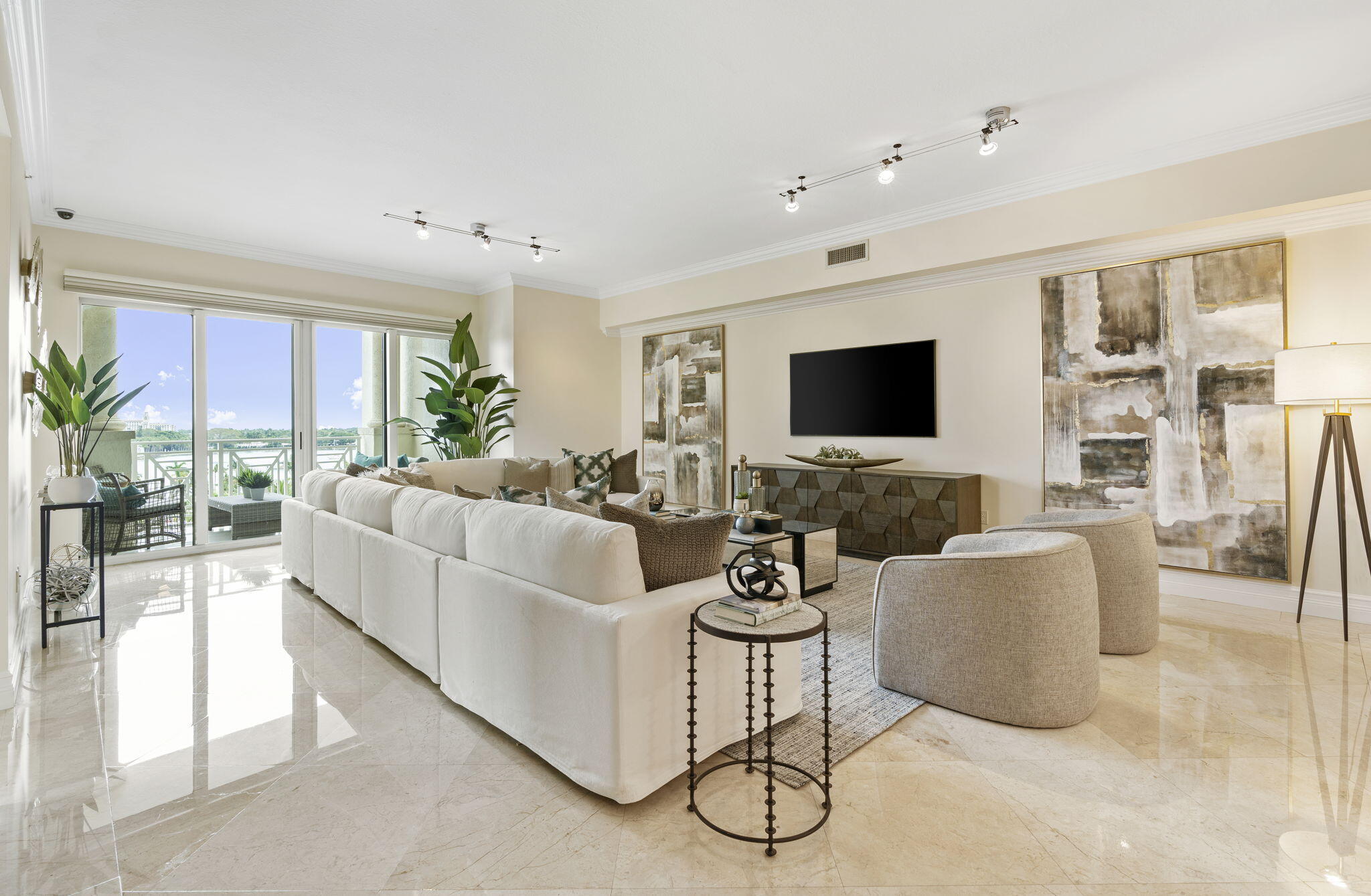201 South Narcissus Avenue, Unit 605 West Palm Beach, FL 33401 - Photo 13 of 39 16-web-or-mls-DSC02674