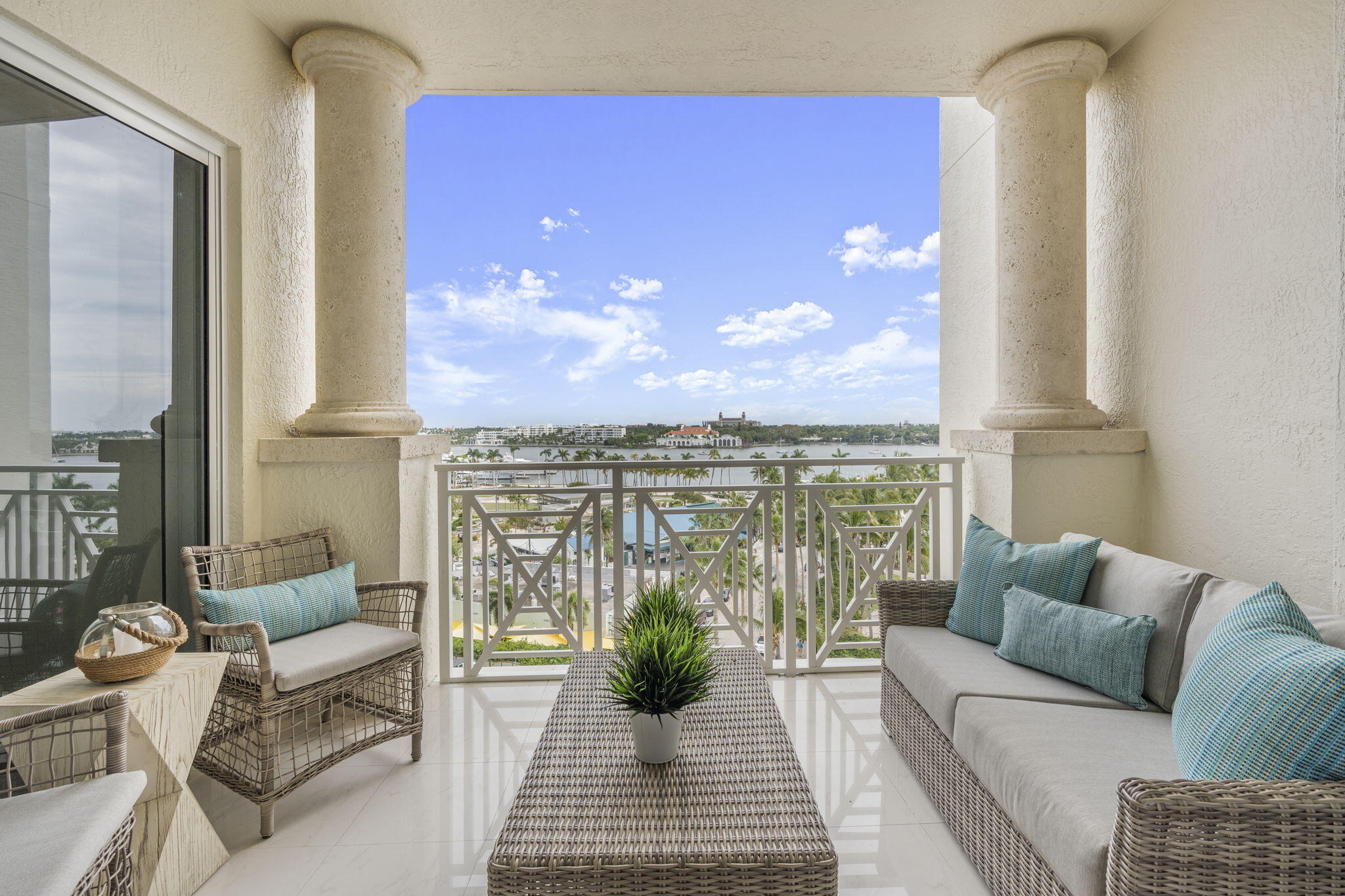 201 South Narcissus Avenue, Unit 605 West Palm Beach, FL 33401 - Photo 14 of 39 20-web-or-mls-DSC02713