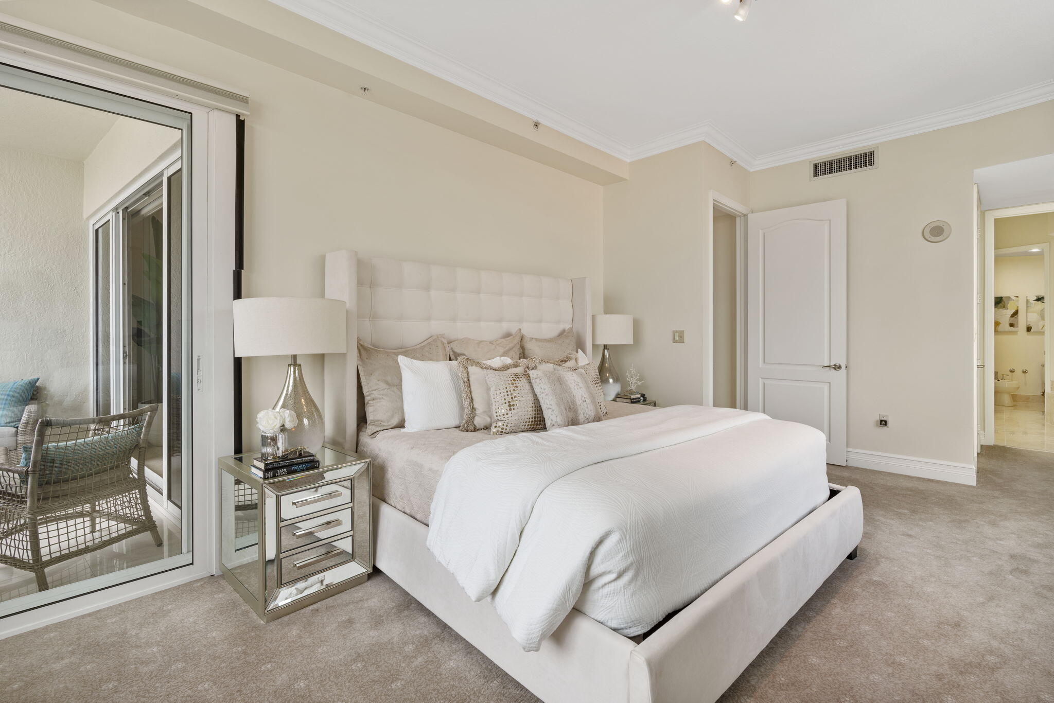 201 South Narcissus Avenue, Unit 605 West Palm Beach, FL 33401 - Photo 16 of 39 39-web-or-mls-DSC02727