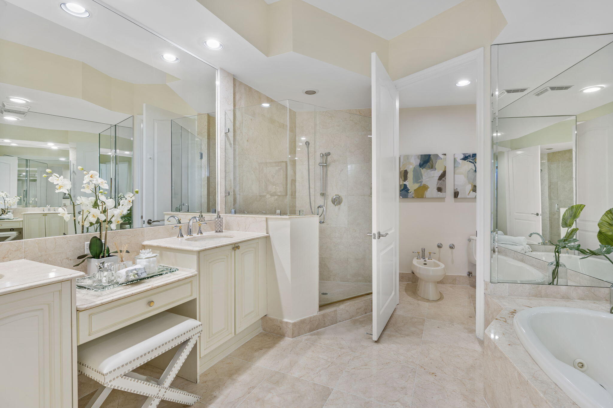 201 South Narcissus Avenue, Unit 605 West Palm Beach, FL 33401 - Photo 17 of 39 41-web-or-mls-DSC02740