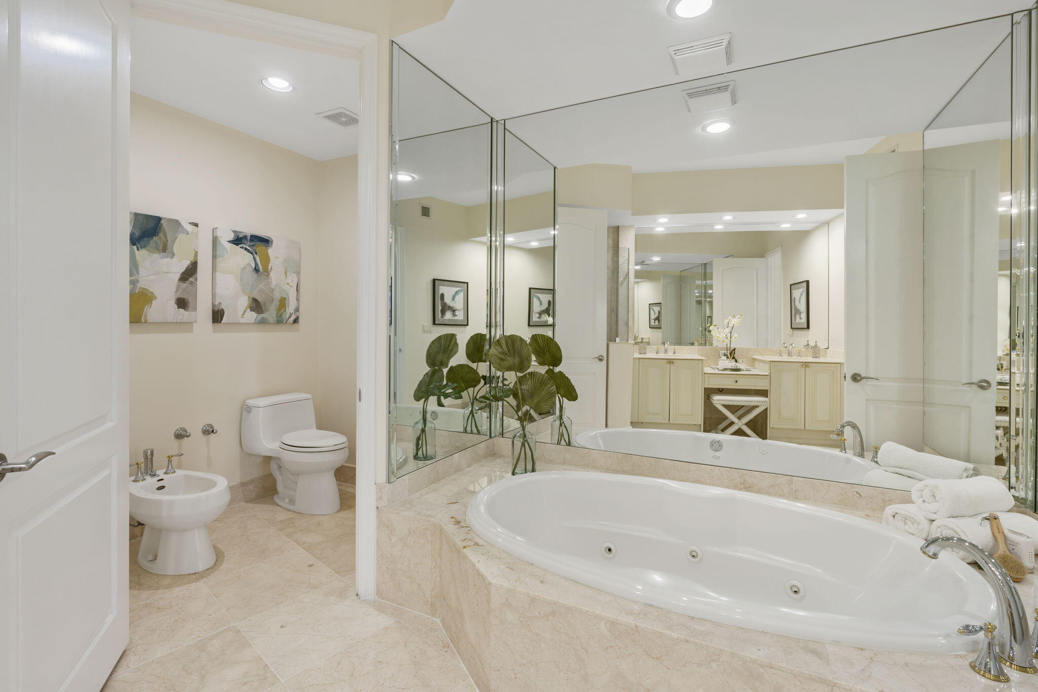 201 South Narcissus Avenue, Unit 605 West Palm Beach, FL 33401 - Photo 18 of 39 42-web-or-mls-DSC02743