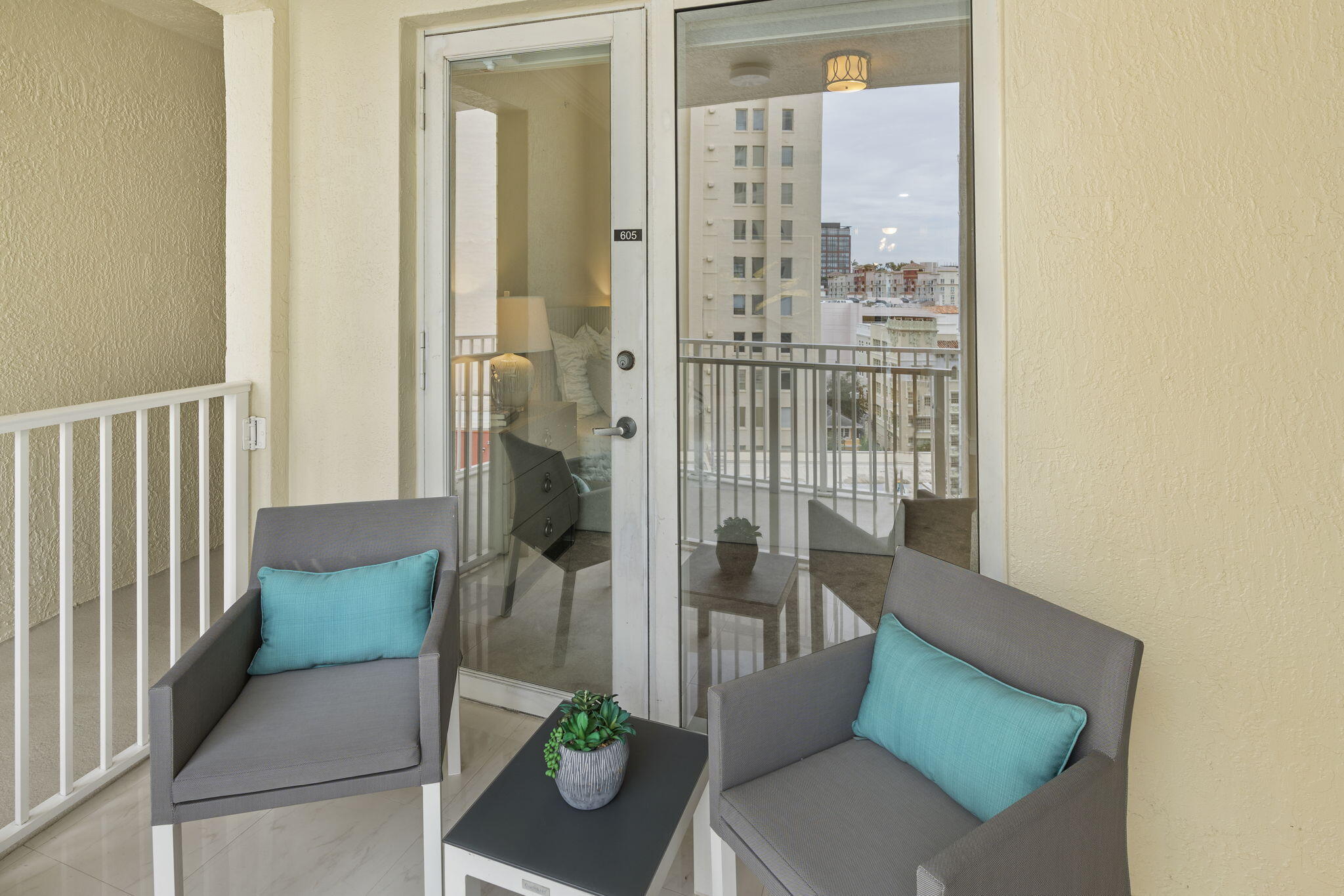 201 South Narcissus Avenue, Unit 605 West Palm Beach, FL 33401 - Photo 24 of 39 23-web-or-mls-DSC02629