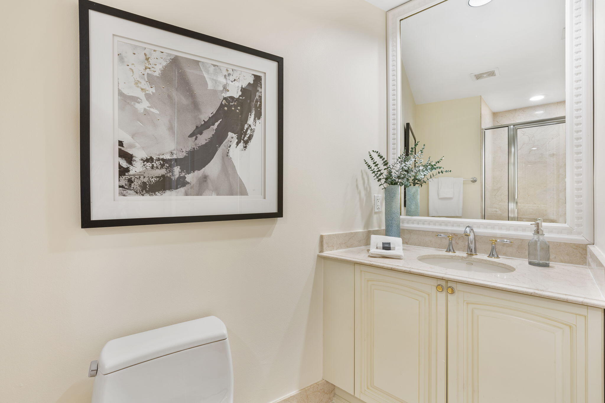 201 South Narcissus Avenue, Unit 605 West Palm Beach, FL 33401 - Photo 27 of 39 32-web-or-mls-DSC02638