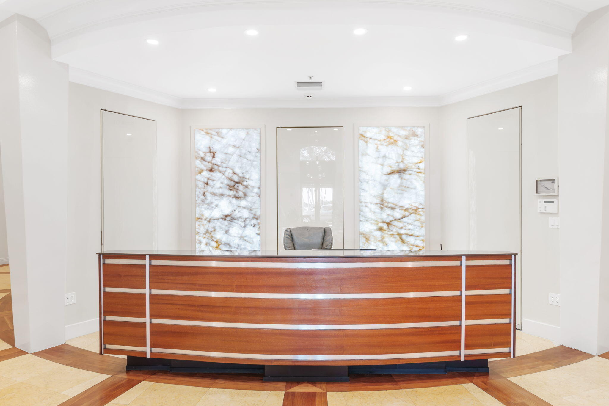 201 South Narcissus Avenue, Unit 605 West Palm Beach, FL 33401 - Photo 7 of 39 9-web-or-mls-DSC00570