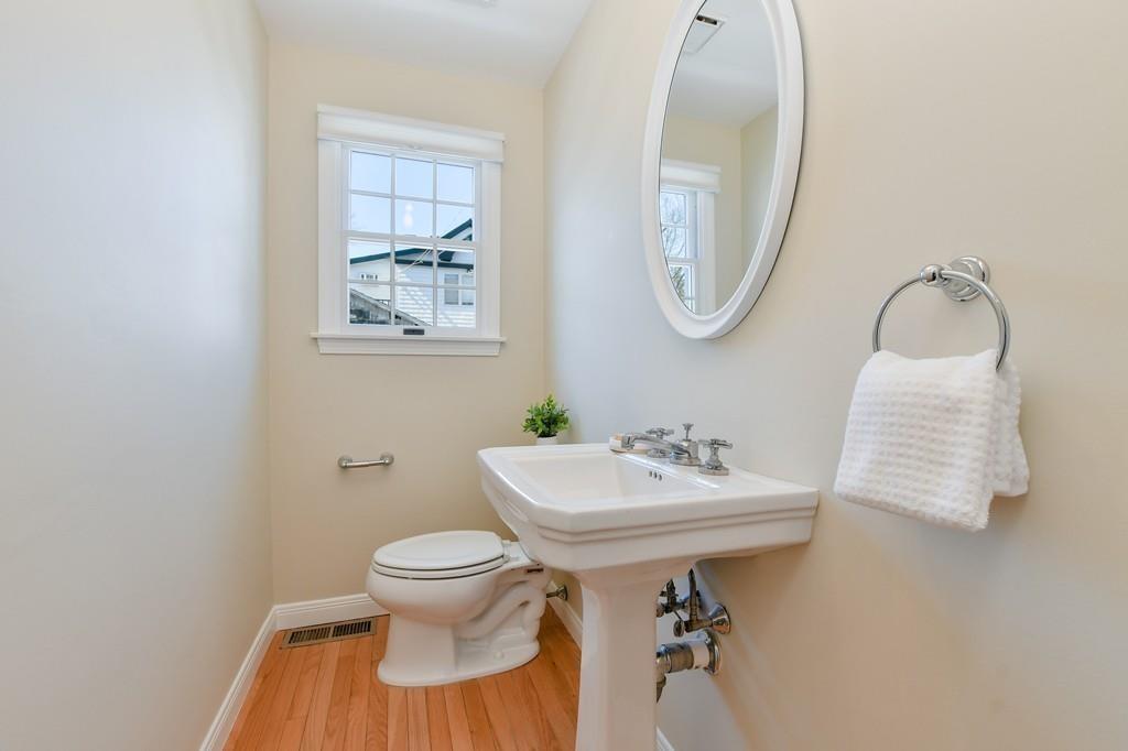122 Reed Street Cambridge, MA 02140 - Photo 13 of 32 Gallery Image 13