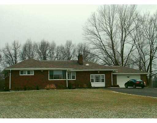 4300 Hillsville Road Pulaski, PA 16143 - Photo 1 of 8 Exterior Front.