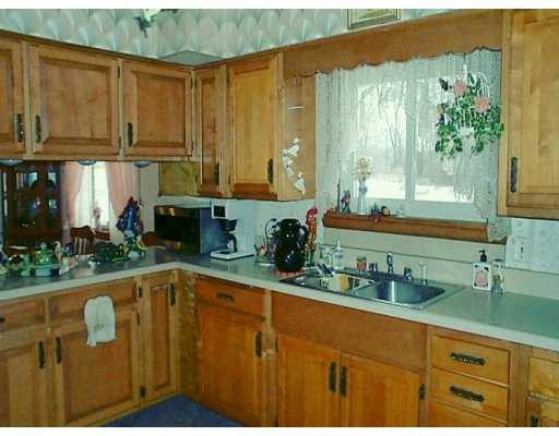4300 Hillsville Road Pulaski, PA 16143 - Photo 5 of 8 Kitchen.