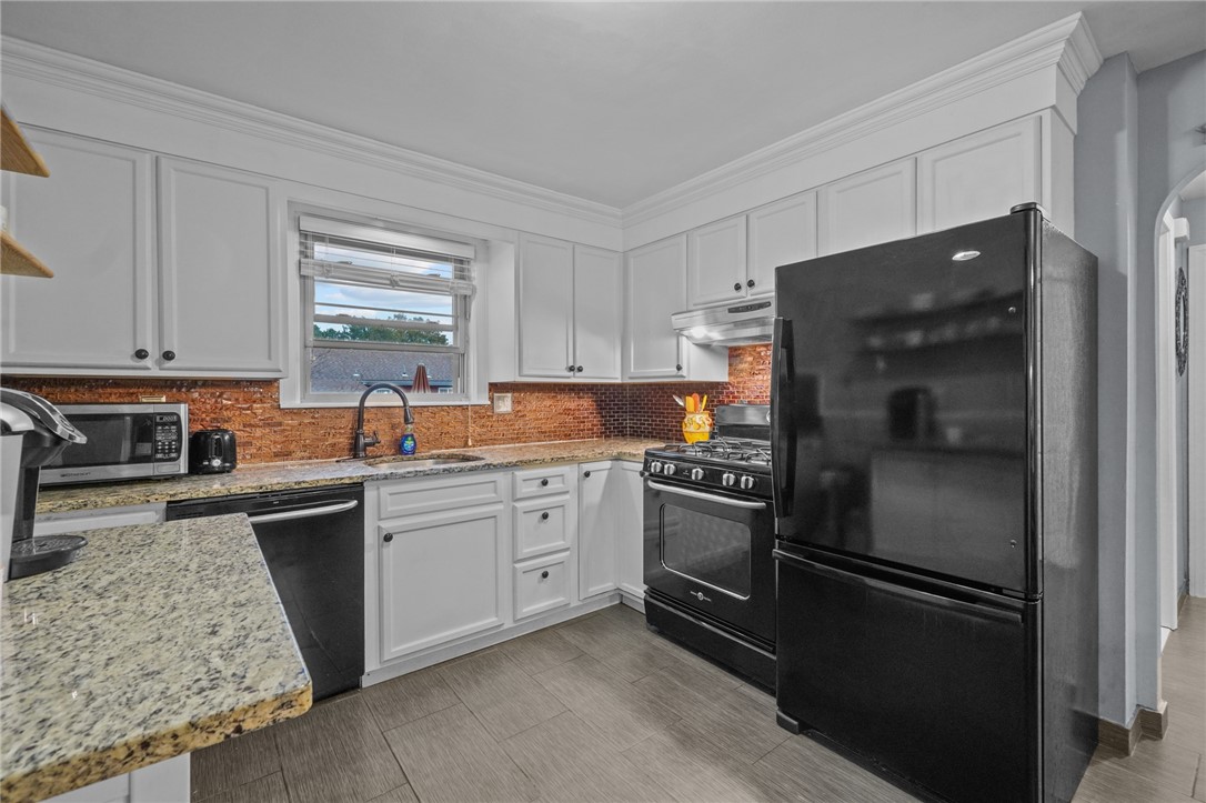 82 Rome Avenue Providence, RI 02908 - Photo 19 of 34 Gallery Image 19