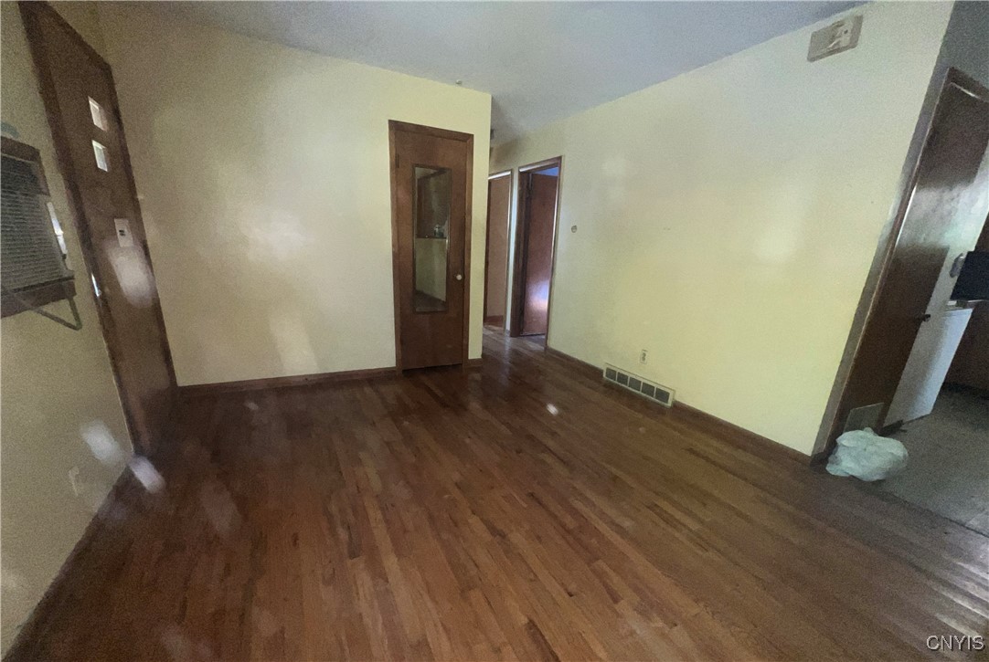 210 Ruth Street Minoa, NY 13116 - Photo 6 of 31