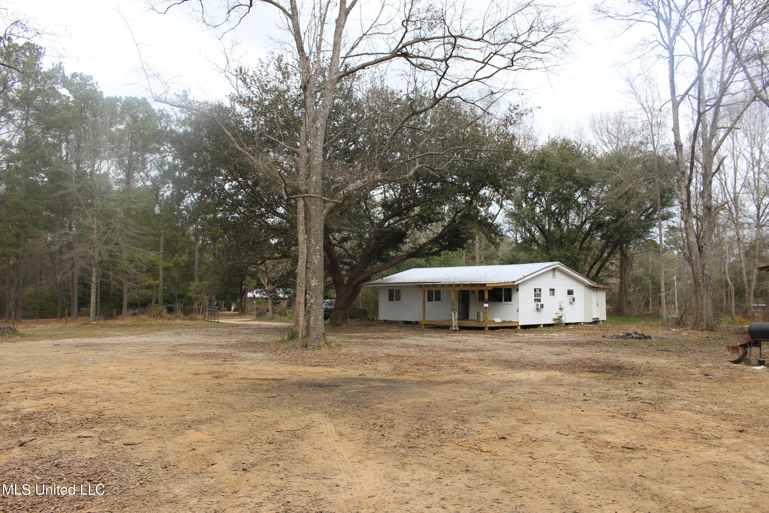 2200 Inabinett Road Vancleave, MS 39565 - Photo 8 of 26 IMG_8309
