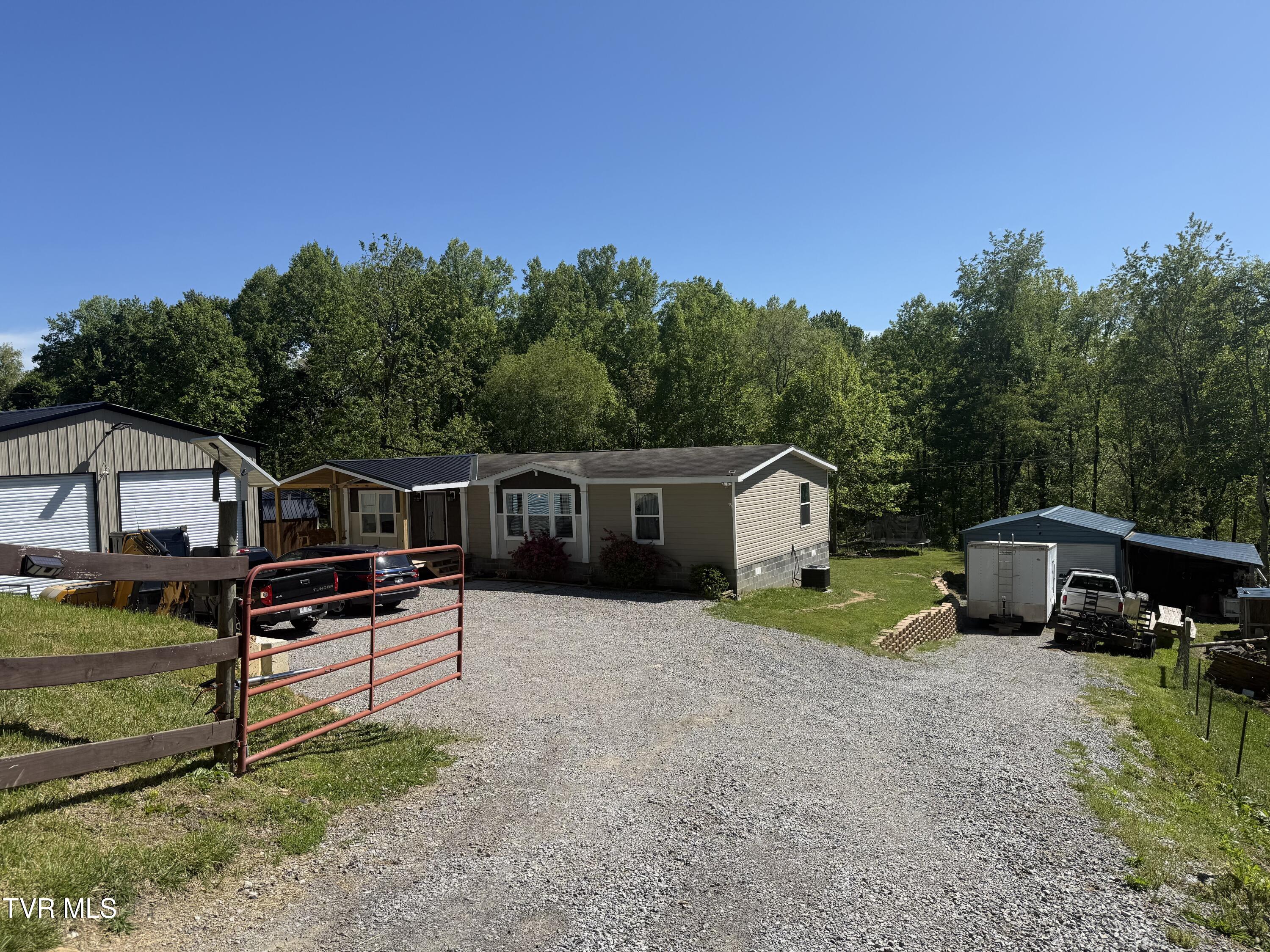12432 Crab Orchard Road Coeburn, VA 24230 - Photo 10 of 41 IMG_5179