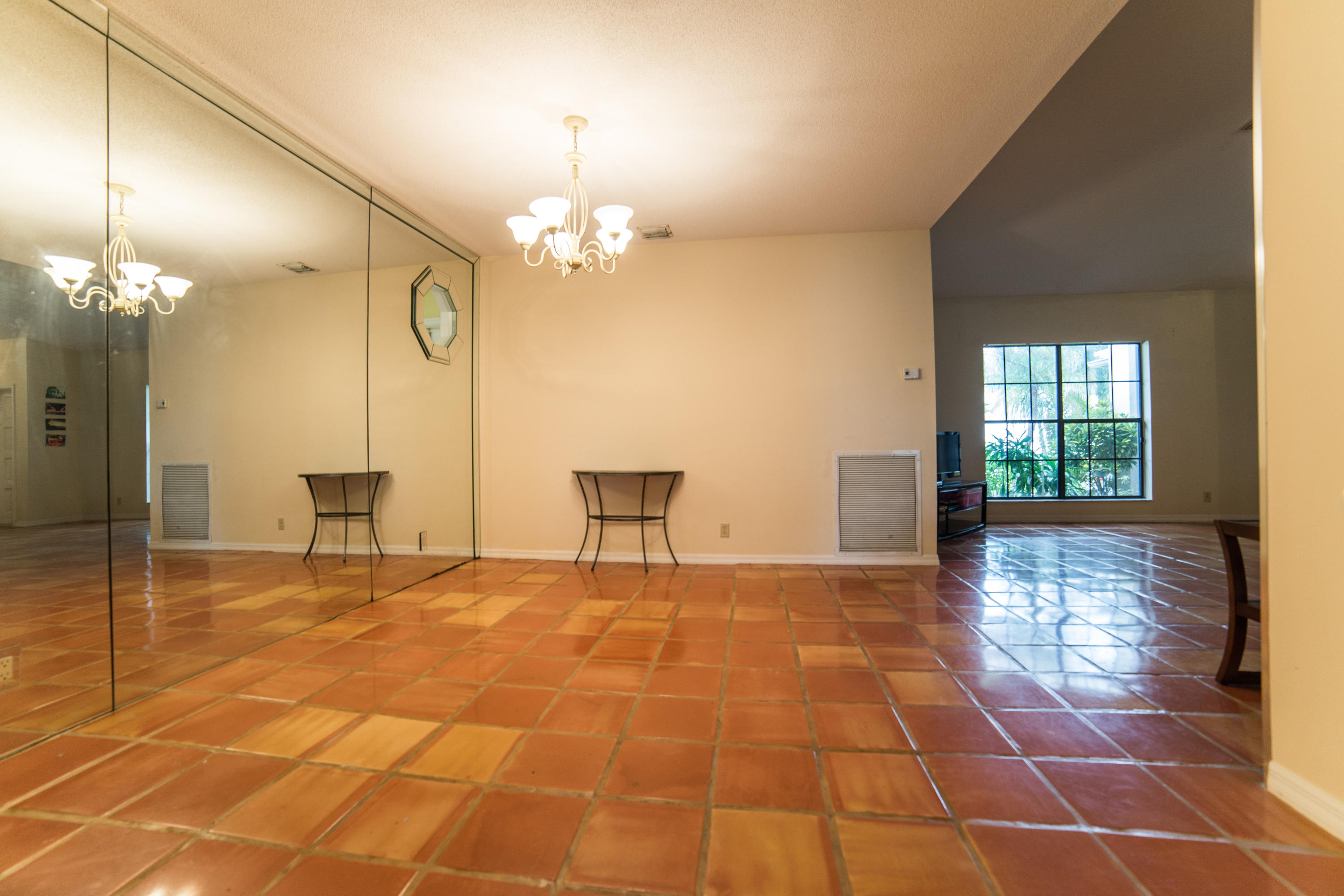 17746 Woodview Terrace Boca Raton, FL 33487 - Photo 19 of 44 dining room