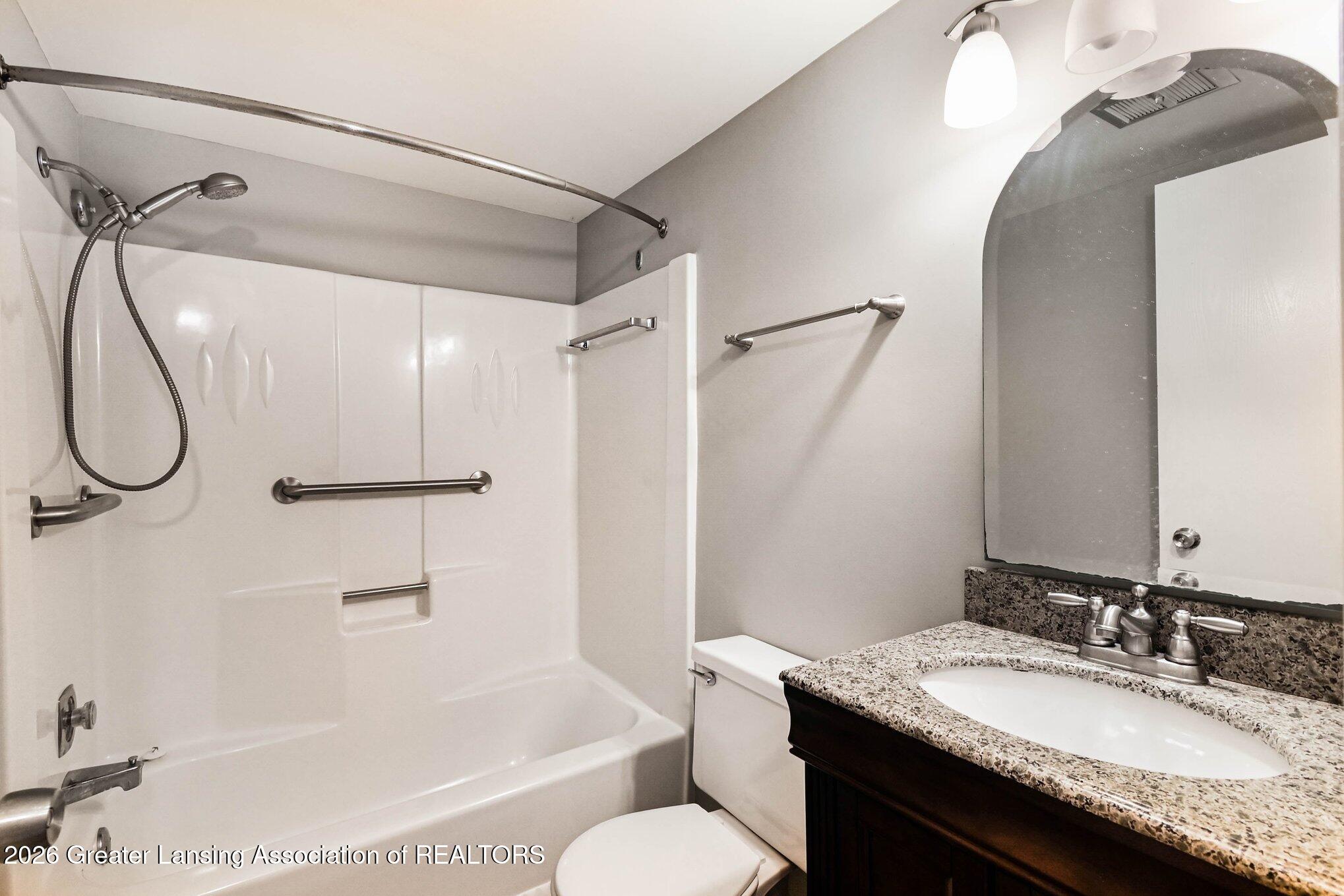 2024 Hamilton Road, Unit 101 Okemos, MI 48864 - Photo 10 of 18 010_file_8096