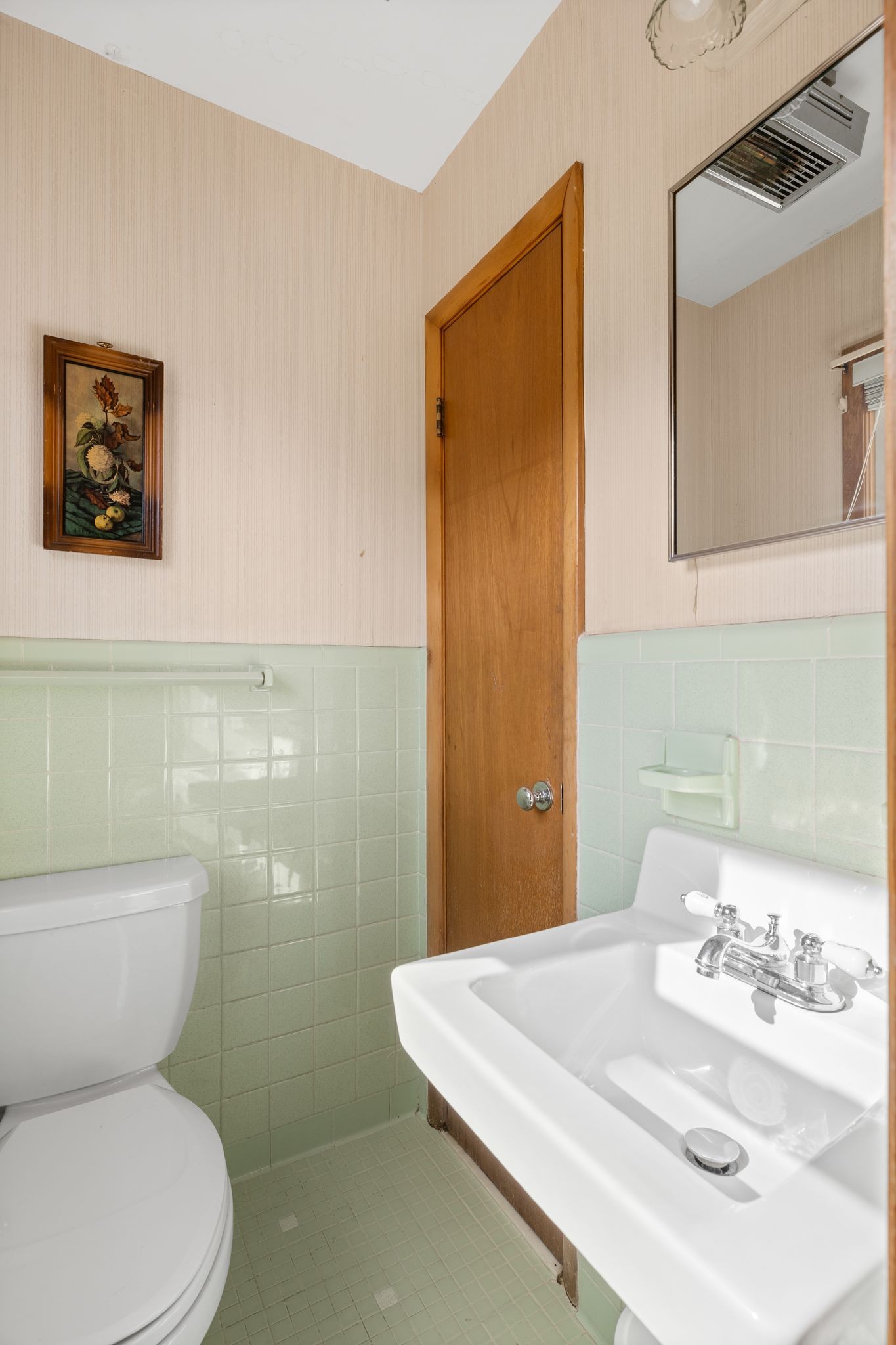 209 Apache Trail Columbia, TN 38401 - Photo 19 of 28 a bathroom with a sink a toilet and mirror