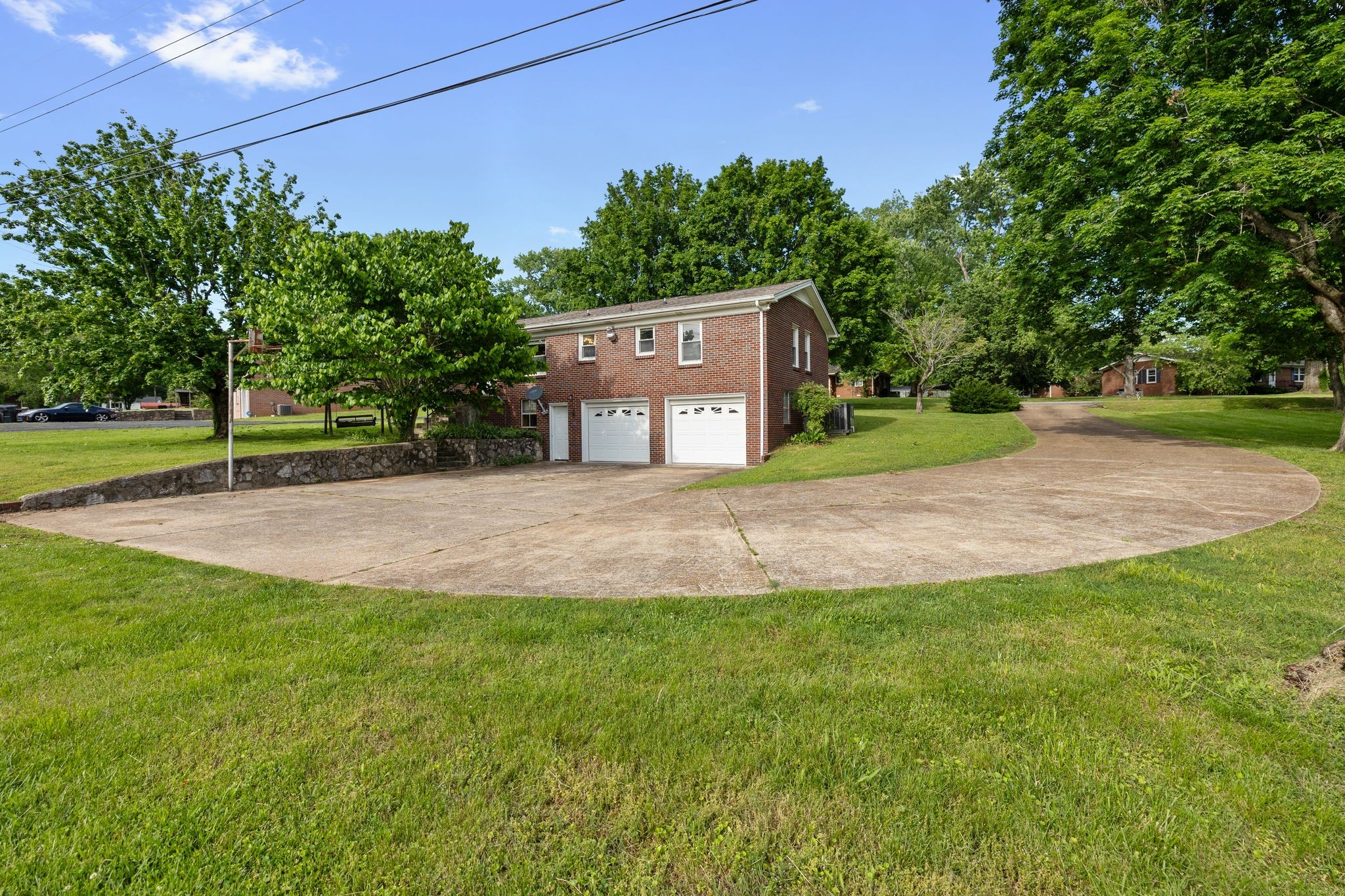 209 Apache Trail Columbia, TN 38401 - Photo 25 of 28 a view of a house with a yard
