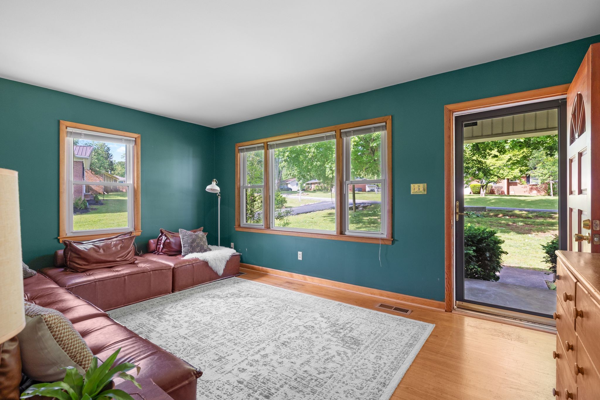 209 Apache Trail Columbia, TN 38401 - Photo 7 of 28 a living room with furniture rug and window