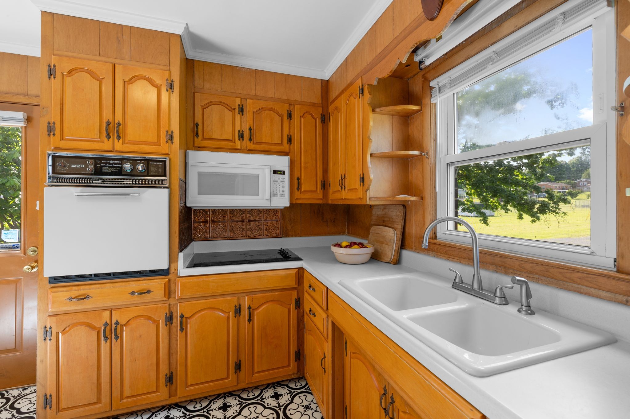 209 Apache Trail Columbia, TN 38401 - Photo 9 of 28 a bathroom with a sink and a mirror