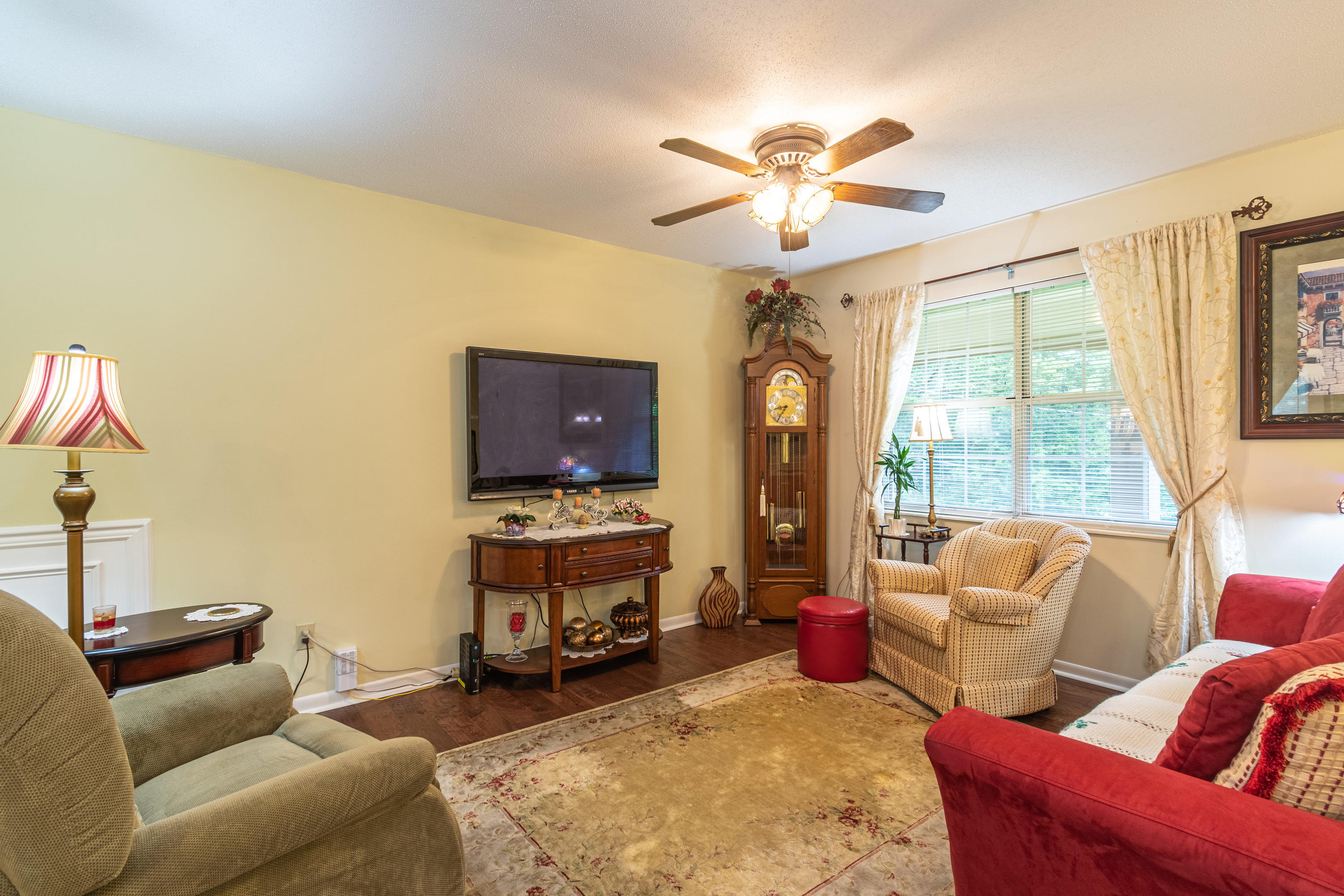 1819 Strathmore Road Knoxville, TN 37922 - Photo 4 of 23 Family Area/Living Room