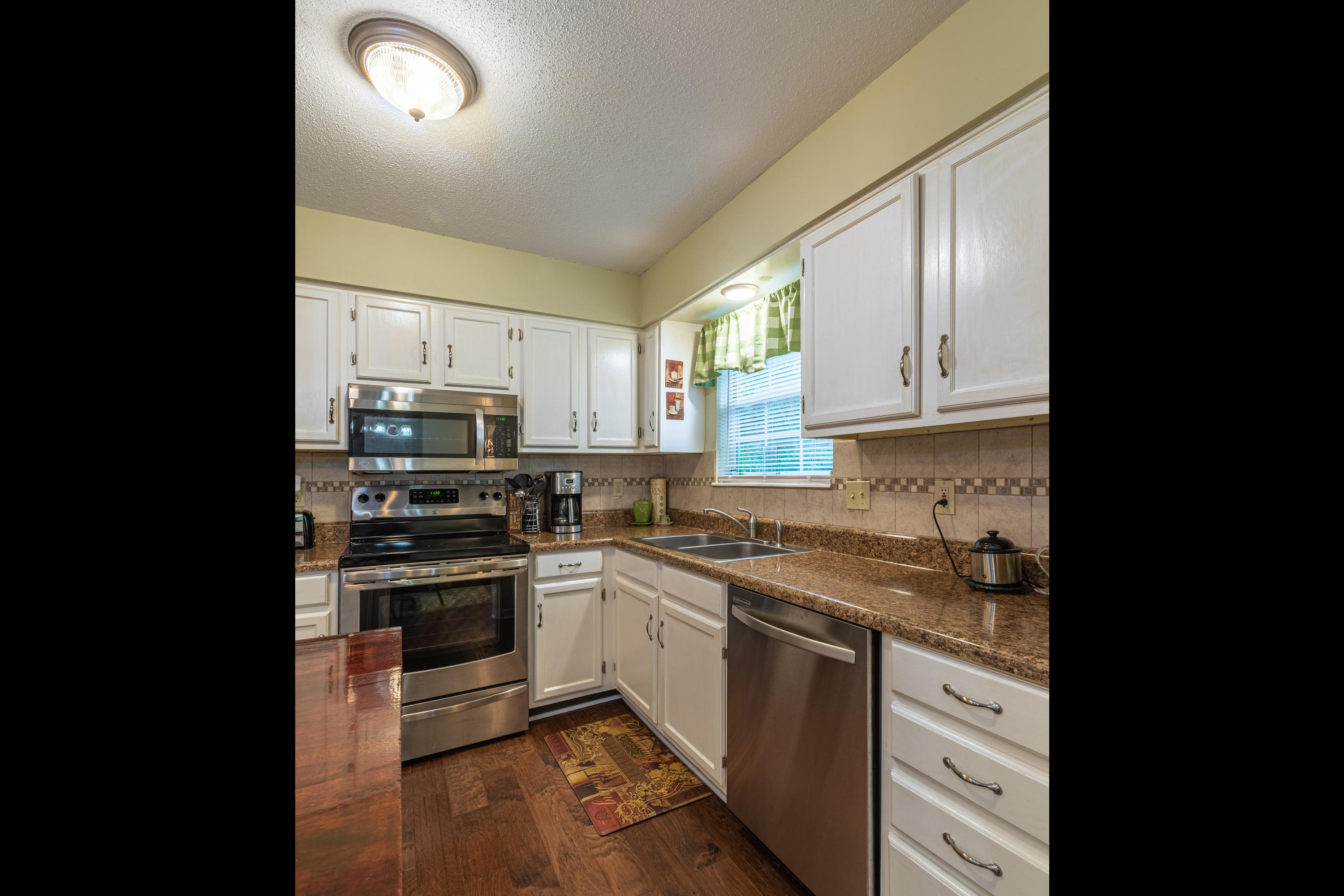 1819 Strathmore Road Knoxville, TN 37922 - Photo 7 of 23 Kitchen