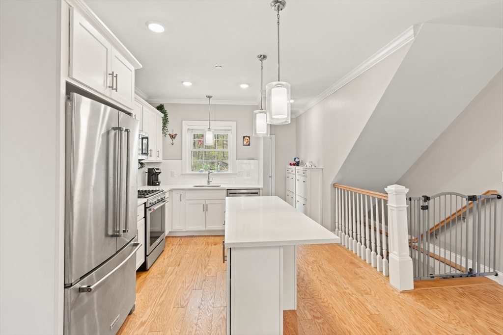 165 Cambridge Road, Unit 4 Woburn, MA 01801 - Photo 3 of 31 Gallery Image 3