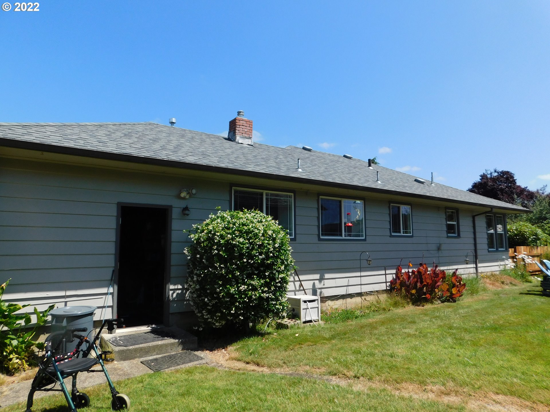 1232 Bothwick Street Myrtle Point, OR 97458 - Photo 4 of 24 Gallery Image 4