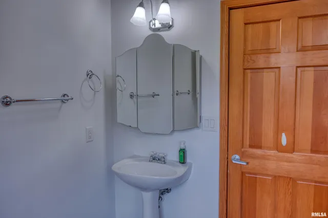 $289,000 | 6873 Old Highway 13, Carbondale, IL 62901