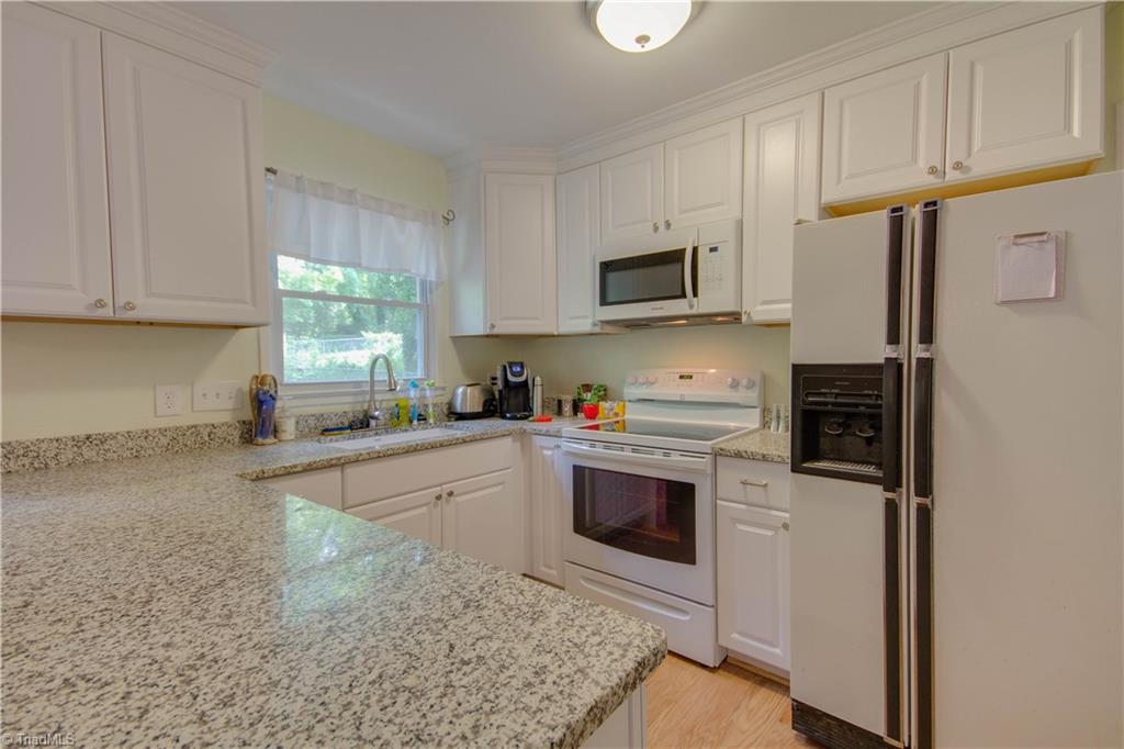 539 Kyle Road Winston-Salem, NC 27104 - Photo 3 of 23 Gallery Image 3