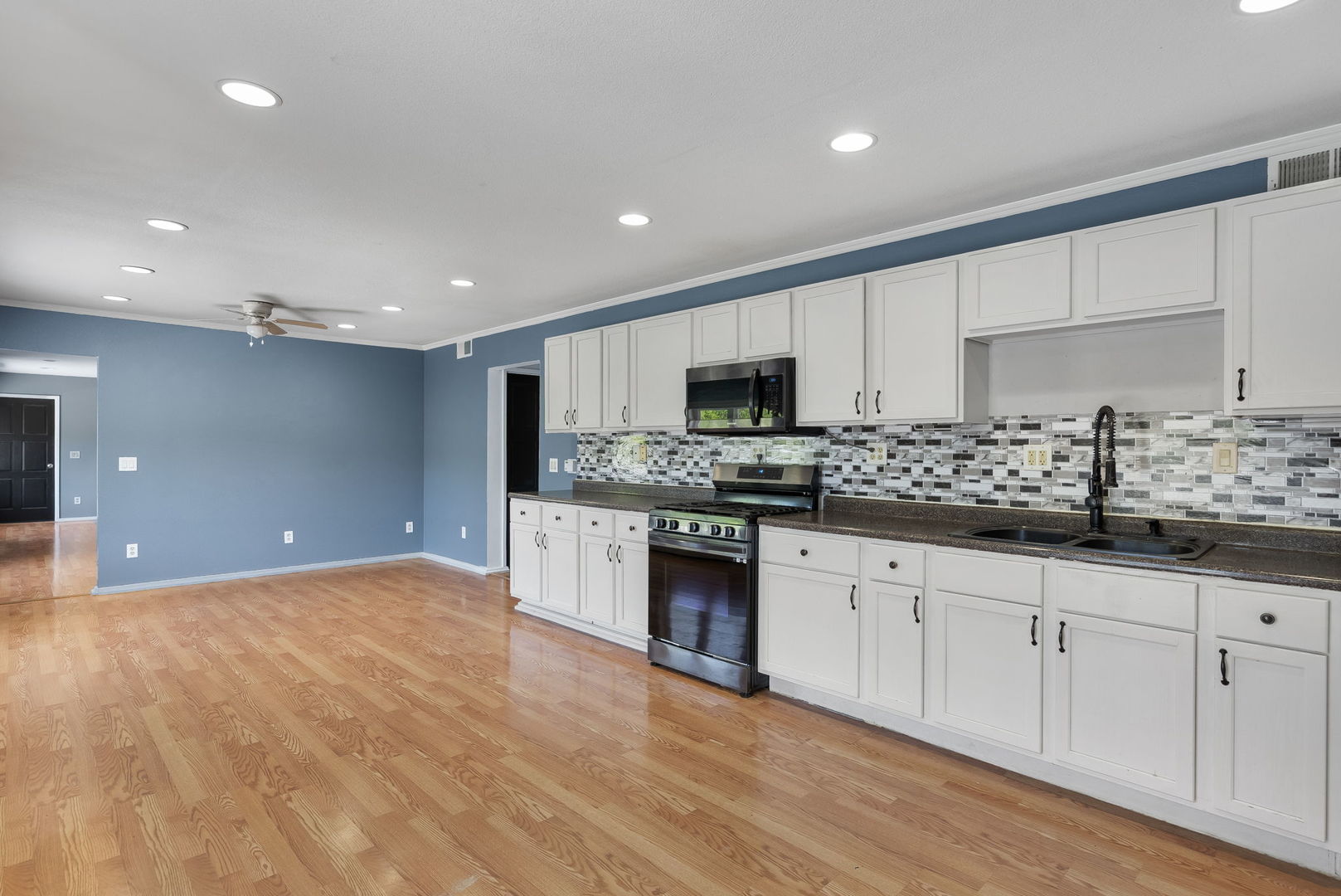6401 95th Ave Court West Taylor Ridge, IL 61284 - Photo 5 of 43