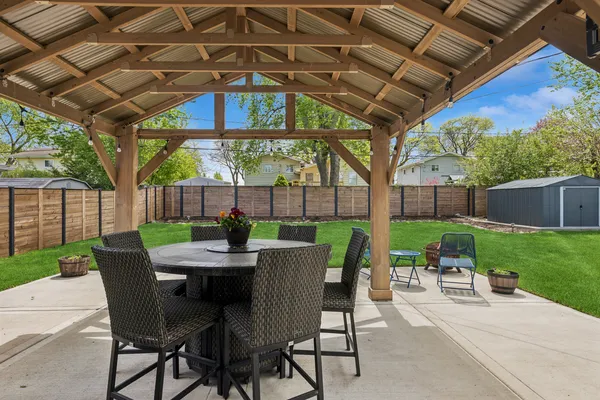 $389,000 | 385 Lafayette Lane, Hoffman Estates, IL 60169