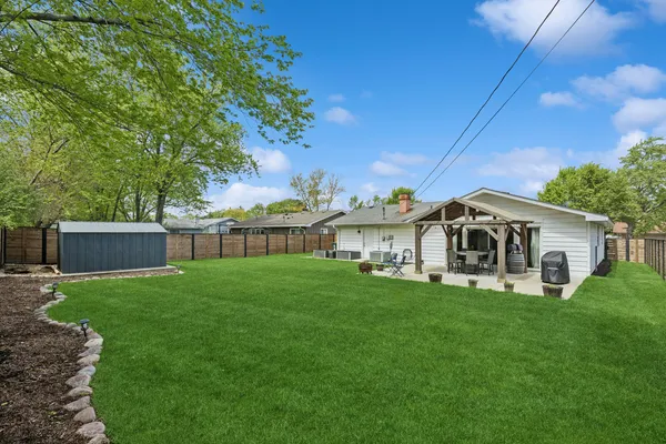 $389,000 | 385 Lafayette Lane, Hoffman Estates, IL 60169