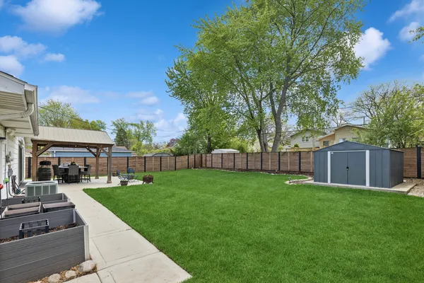 $389,000 | 385 Lafayette Lane, Hoffman Estates, IL 60169