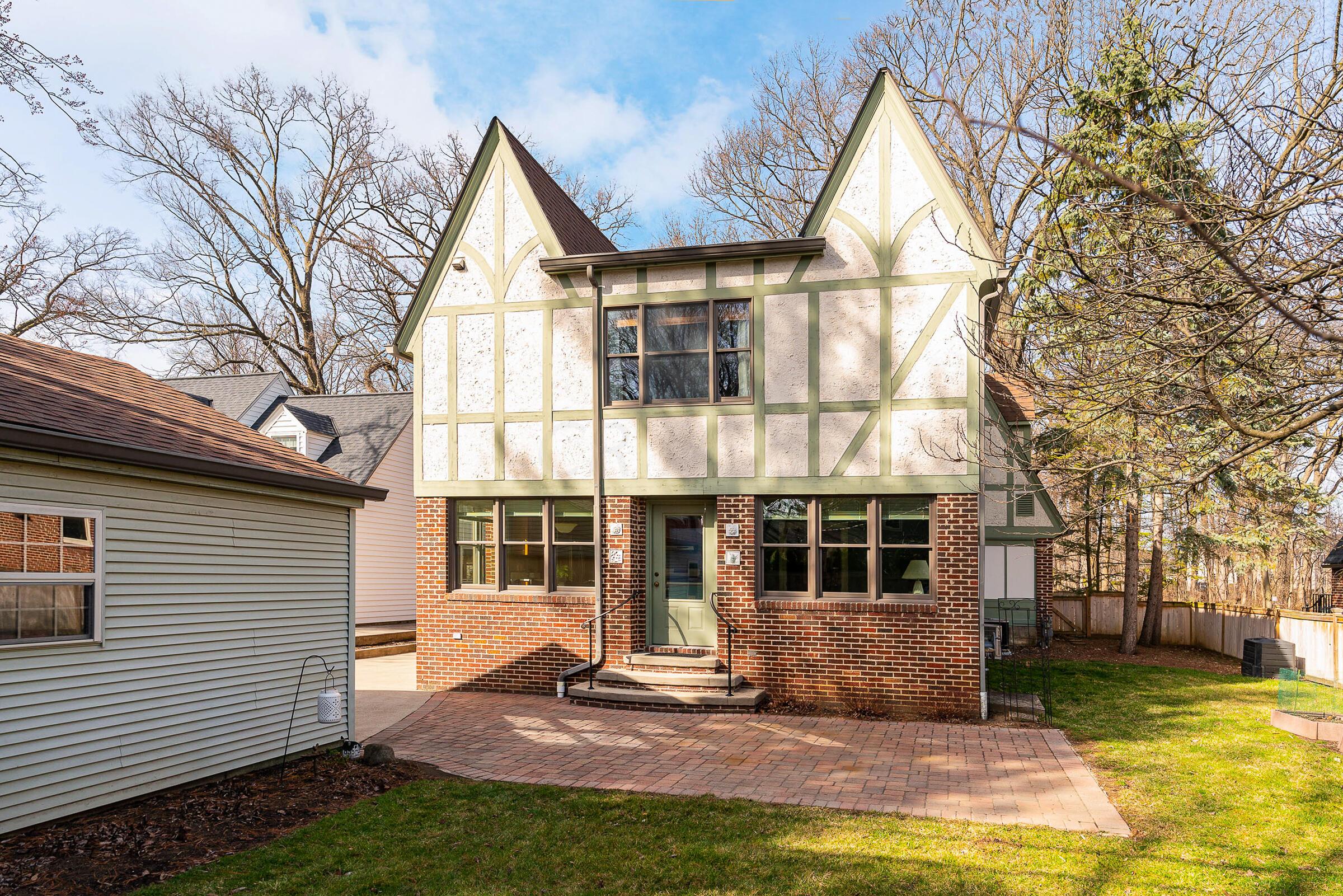 1733 Cardiff Road Columbus, OH 43221 - Photo 6 of 54 1733 Cardiff Rd-6