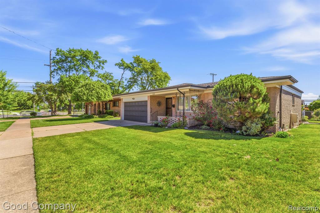 32848 Rugby Drive Warren, MI 48088 - Photo 2 of 42