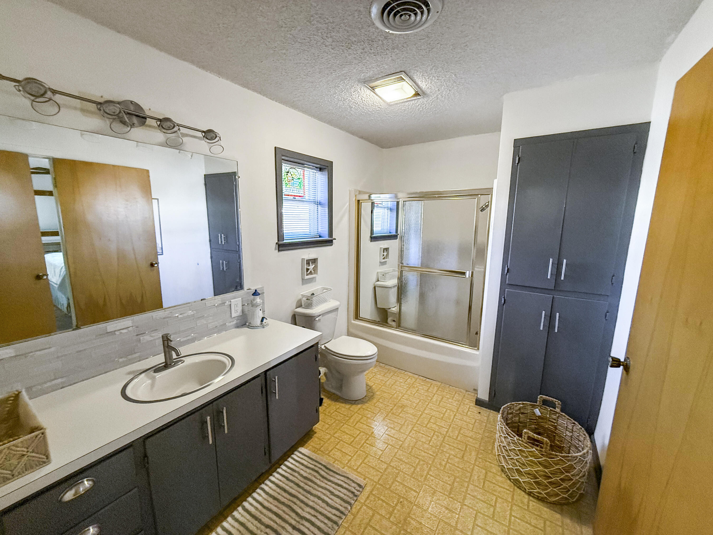 161 County Road 252 Sweetwater, TX 79556 - Photo 16 of 42 IMG_2576