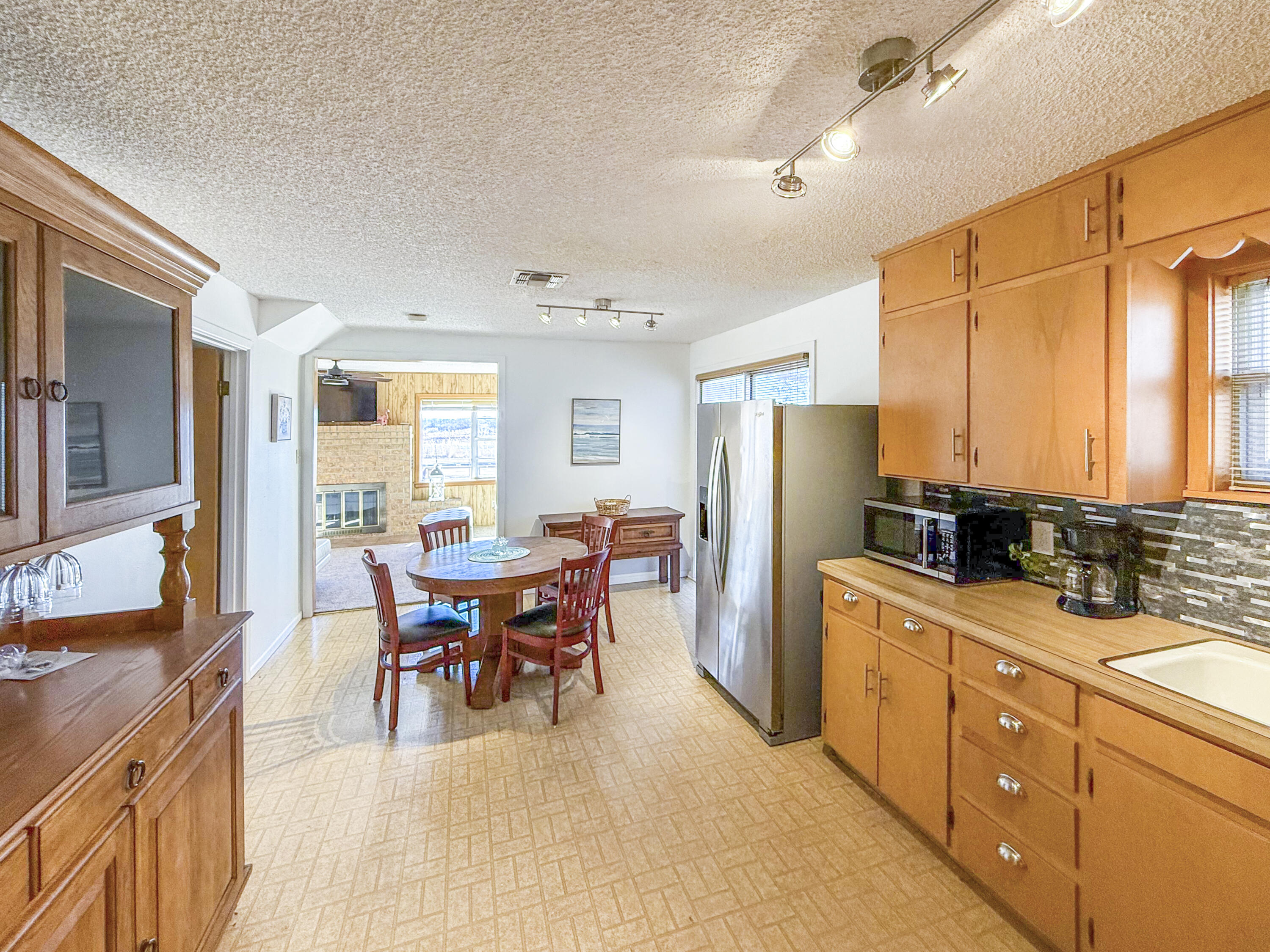 161 County Road 252 Sweetwater, TX 79556 - Photo 10 of 42 IMG_2564