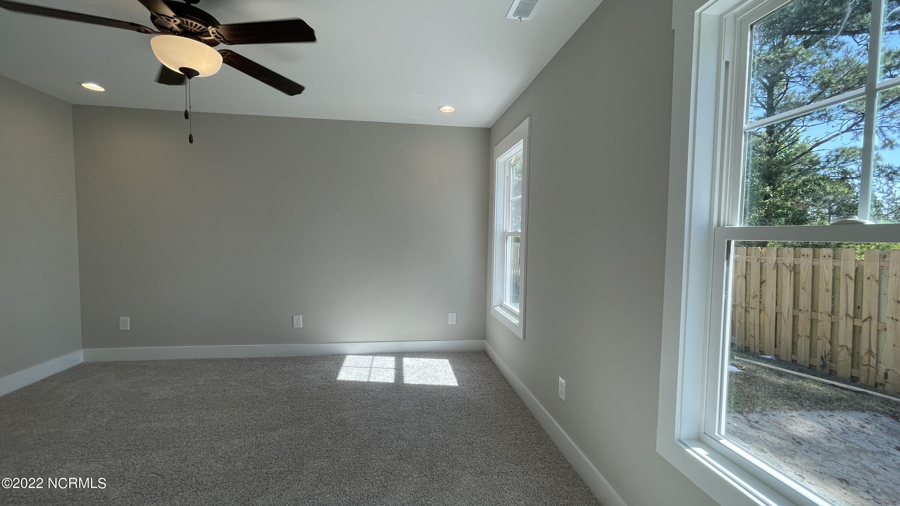 286 Inverness Drive Hubert, NC 28539 - Photo 17 of 34 Owner Suite