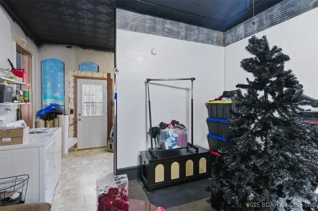 $235,000 | 807 West Rollotrend Lane, Eldon, MO 65026