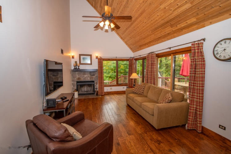 61109 Cass Road Cassopolis, MI 49031 - Photo 44 of 63 61109 Cass Rd Cass Living room 3