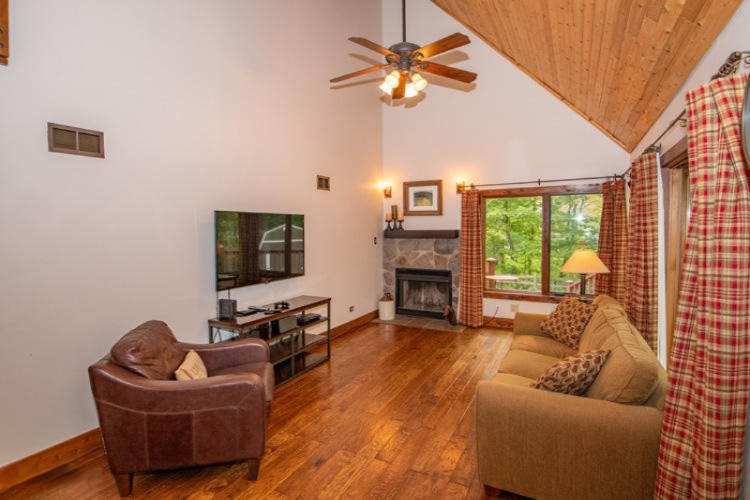 61109 Cass Road Cassopolis, MI 49031 - Photo 46 of 63 61109 Cass Rd Cass Living room 5