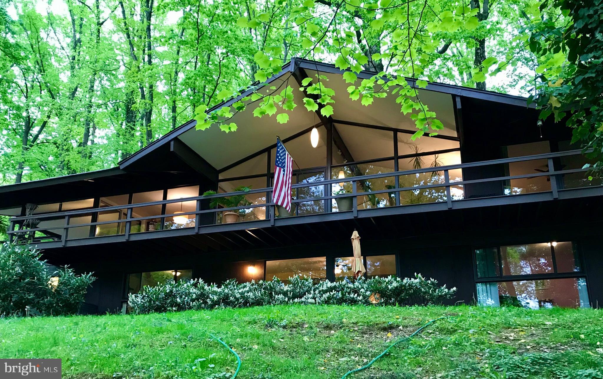 Front of Mid-Century Modern home