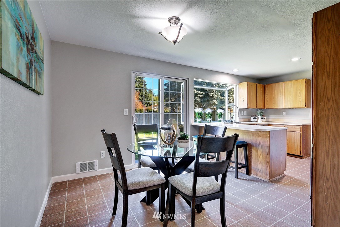 21727 7th Place West Bothell, WA 98021 - Photo 5 of 17