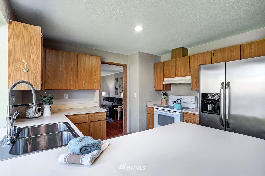 21727 7th Place West Bothell, WA 98021 - Photo 7 of 17