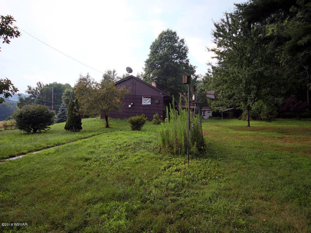 79 Dairy Road Berwick, PA 18603 - Photo 4 of 14 79 Dairy Road Berwick 3 Side of home fro