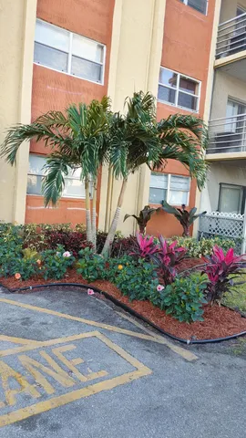 $156,000 | 3600 Northwest 21st Street, Unit 209, Lauderdale Lakes, FL 33311