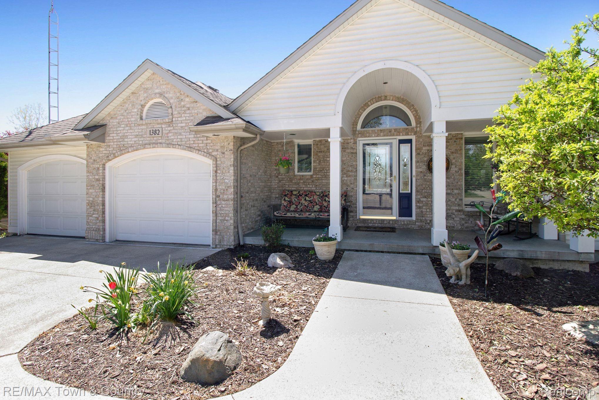1382 Flushing Road Flushing, MI 48433 - Photo 4 of 43 OigMrPkw.jpeg