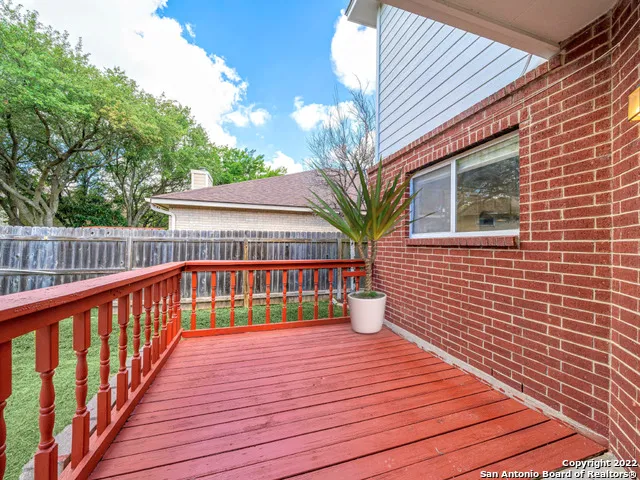 a view of a yard in front of a house