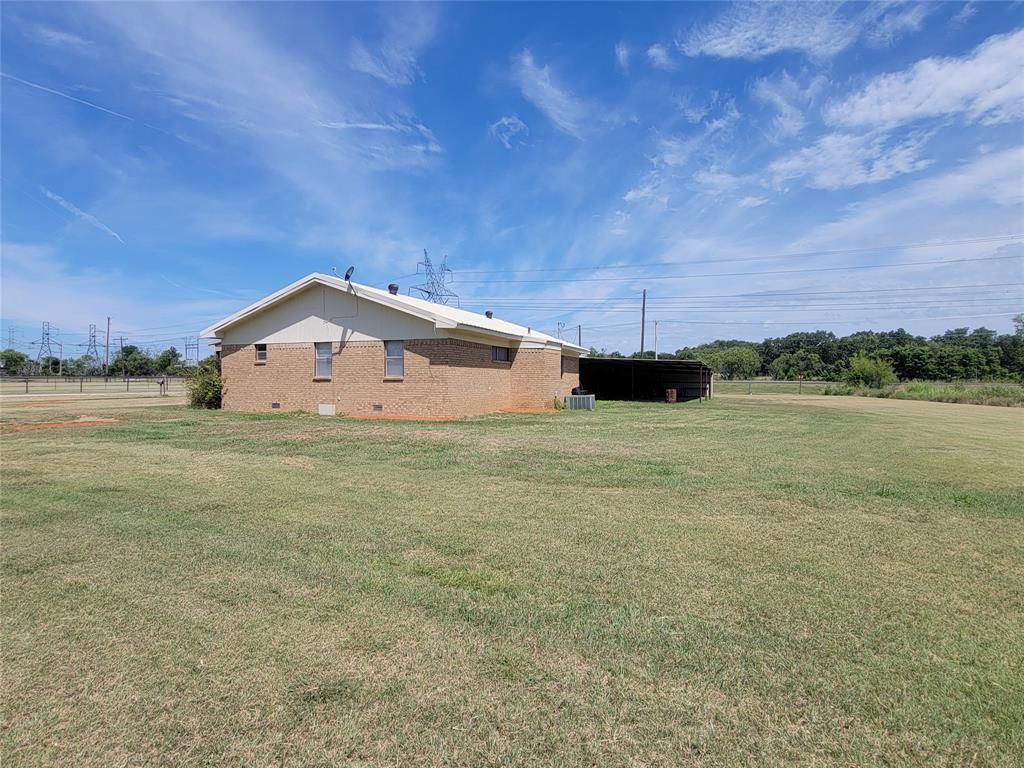 215 Cedar Court Graham, TX 76450 - Photo 8 of 39