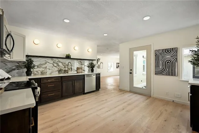 $394,900 | 1030 Northeast 88th Street, Kansas City, MO 64155