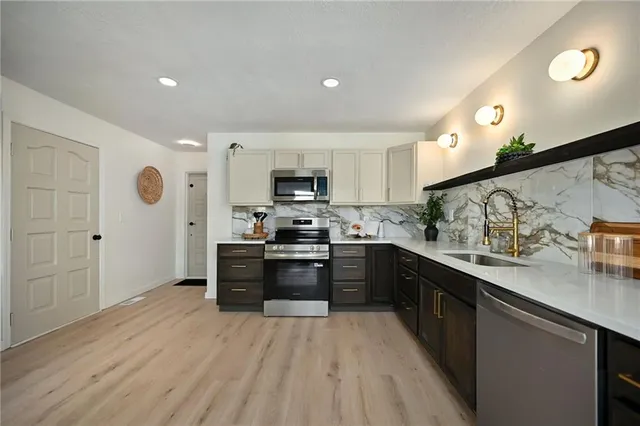 $394,900 | 1030 Northeast 88th Street, Kansas City, MO 64155