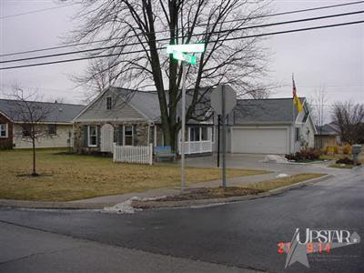 734 East Monroe Street Decatur, IN 46733 - Photo 1 of 19